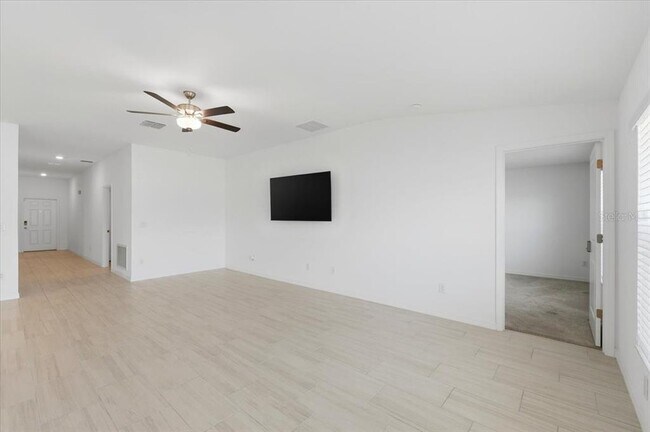 Building Photo - 35029 Brackett Bnd