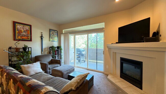 Building Photo - Great Condo in Fort Collins