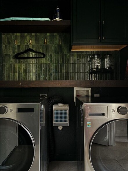 Building Photo - 5624 Victory Gallop Dr