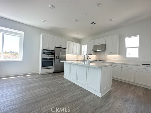 Building Photo - 322 Tank