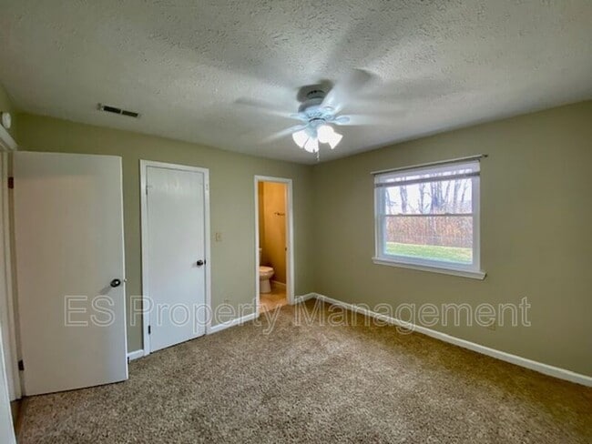 Building Photo - 6105 Epperson Dr
