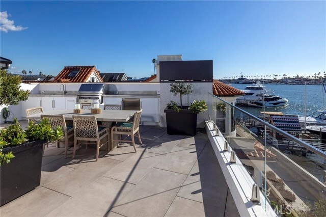 Building Photo - 130 S Bay Front