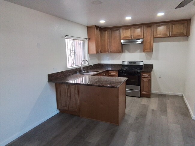 Kitchen - 10318 Juniper St