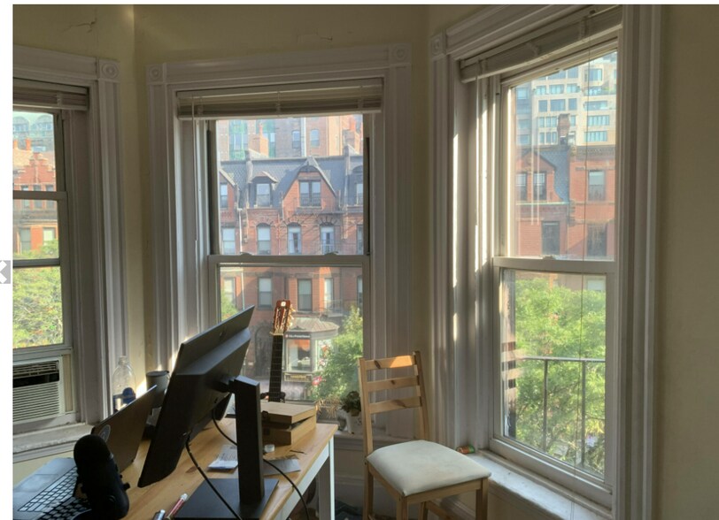 Building Photo - 225 Newbury St