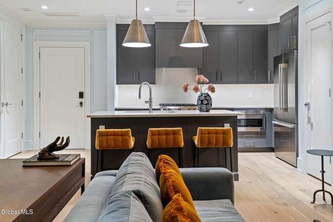 Building Photo - 19 Washington St