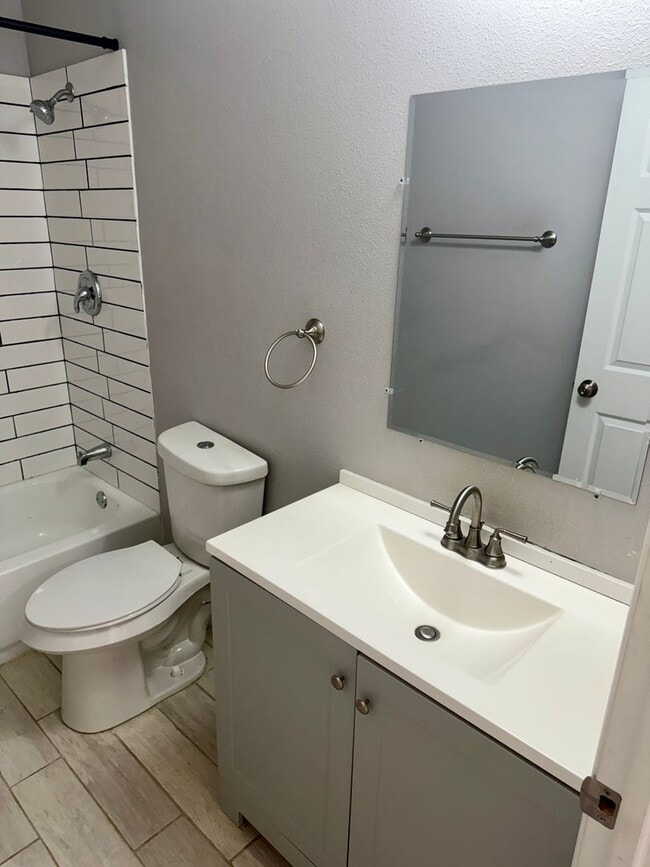 Building Photo - 2812 N 75th St