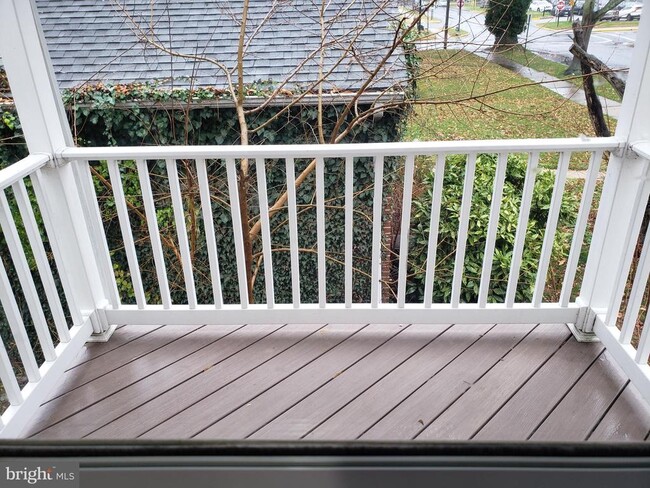 Building Photo - 417 S Washington St