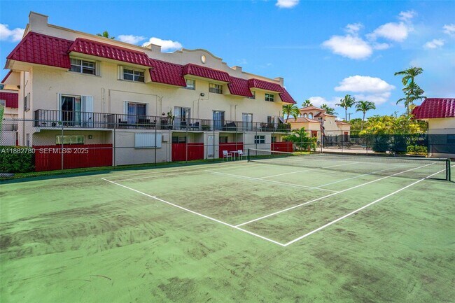 Building Photo - 8650 SW 67th Ave