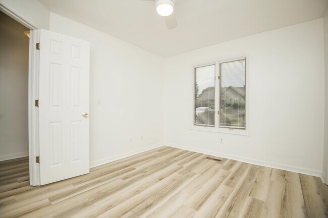Building Photo - 106 Oohleeno Way