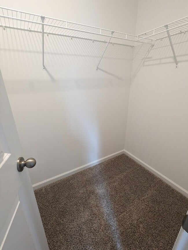 Building Photo - Gorgeous New Construction Middletown Home!