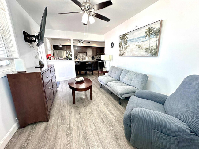 Building Photo - 324 Van Buren St