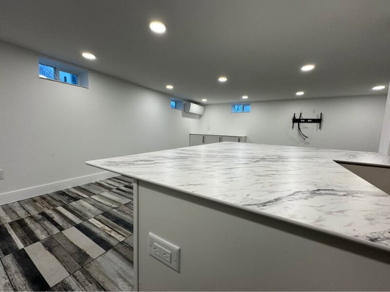 Building Photo - 25 6th St