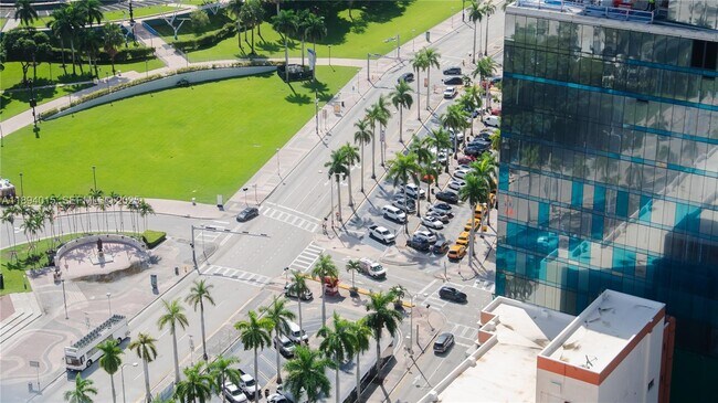 Building Photo - 398 NE 5th St