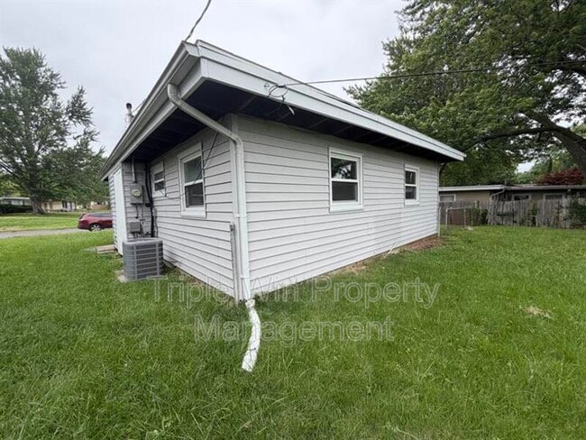 Building Photo - 10 St Celeste Dr