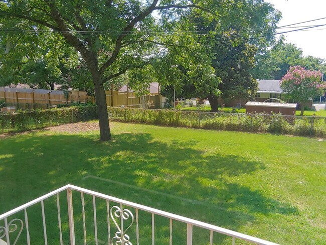 Building Photo - 7 Cliffwood Cir