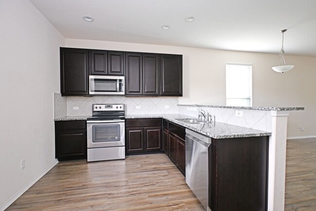 Building Photo - 138 Buttercup Bnd