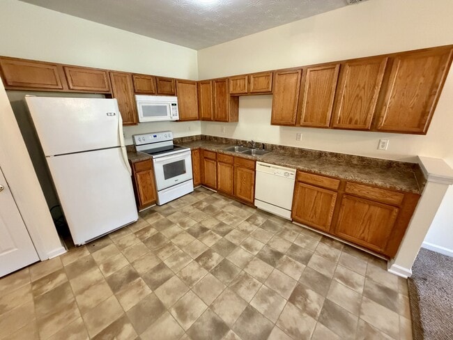 Building Photo - 2510 Marlin Dr