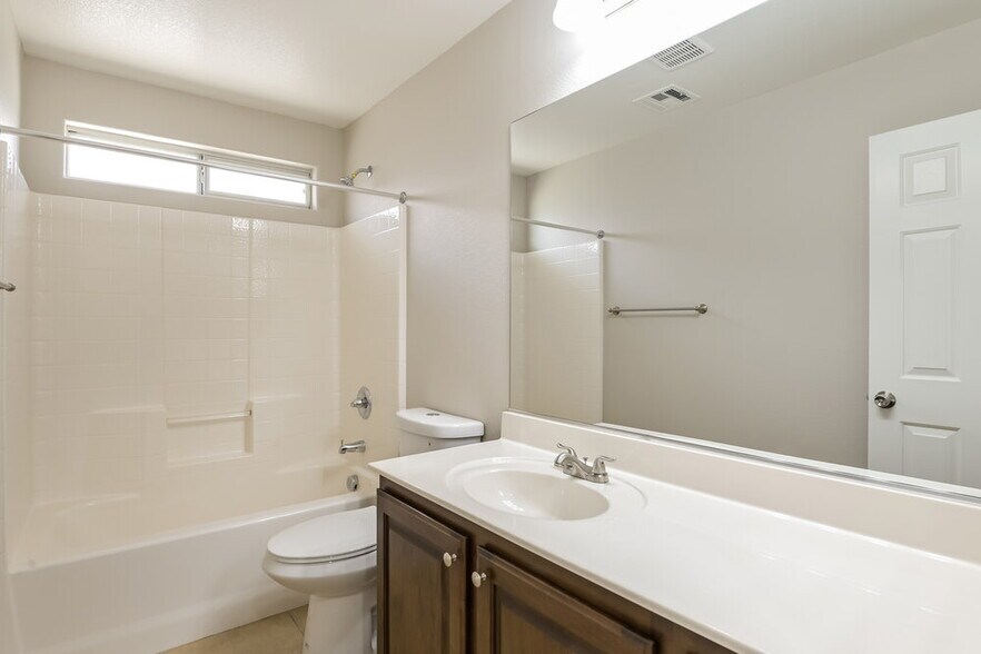 Building Photo - 6528 Blessed Thistle Ave