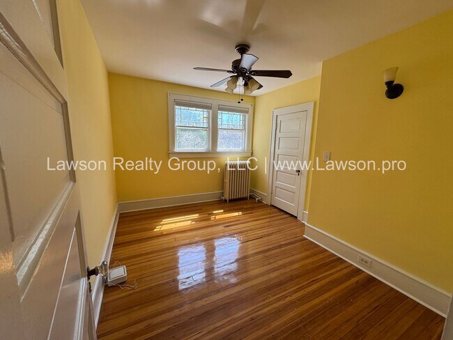 Building Photo - Large Raleigh Court Home on a Corner Lot