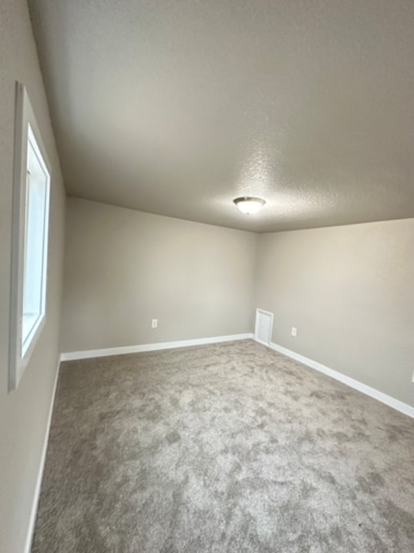 Building Photo - 132 6th St