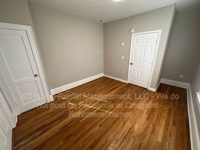 Building Photo - 2947 York St