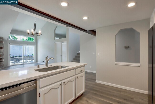 Building Photo - 1539 Trimingham Dr