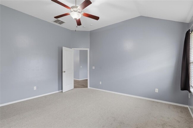 Building Photo - 605 Inverleith Cir