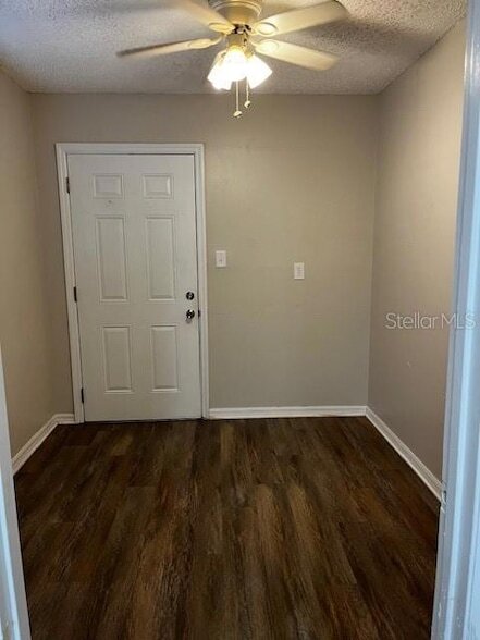 Building Photo - 414 Jennifer Ln