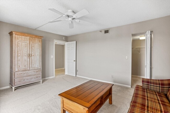Building Photo - 5950 Pelican Bay Plaza S