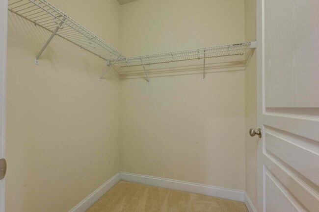 Building Photo - 1408 Basildon Rd