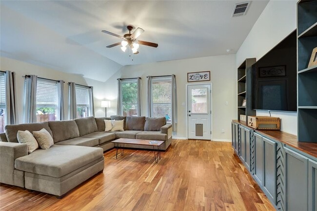 Building Photo - 1426 Gracy Dr