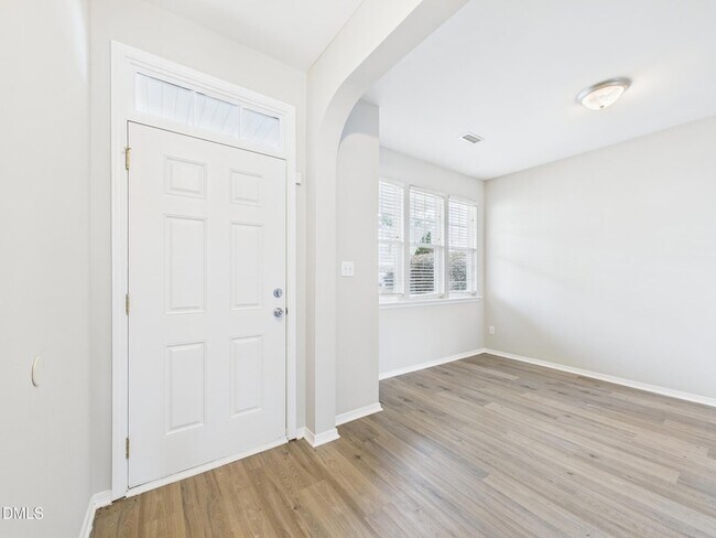 Building Photo - 302 Meeting Hall Dr