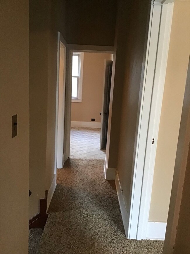 Building Photo - Upper Level Duplex- 2 Bedroom 1 Bath  Morr...