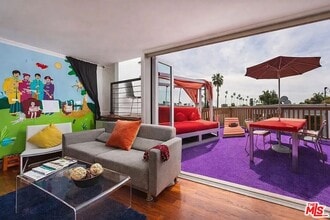 Building Photo - 8661 Clifton Wy