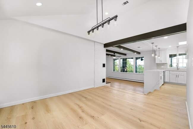 Building Photo - 306 Warrenville Rd
