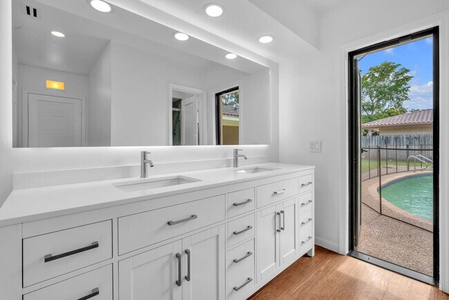 Building Photo - 3020 N 34th St