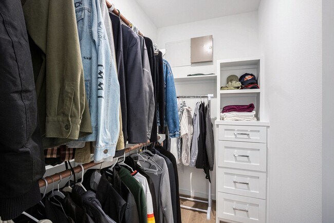 Building Photo - 203 Danna Ln