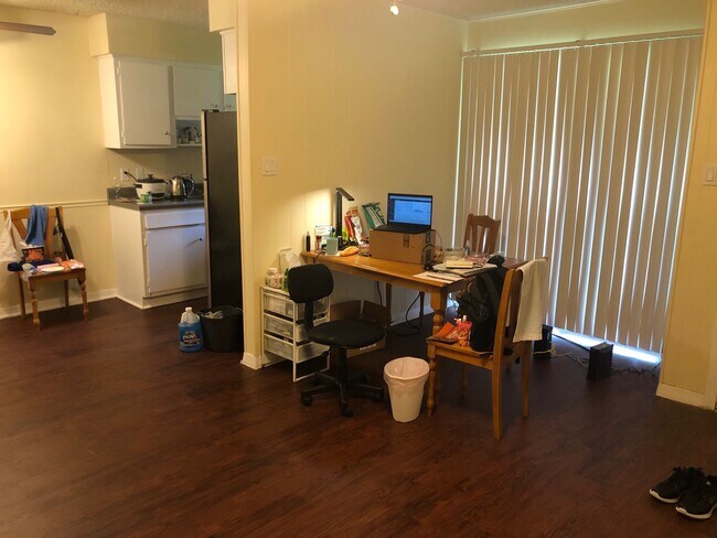 Building Photo - 3301 Speedway
