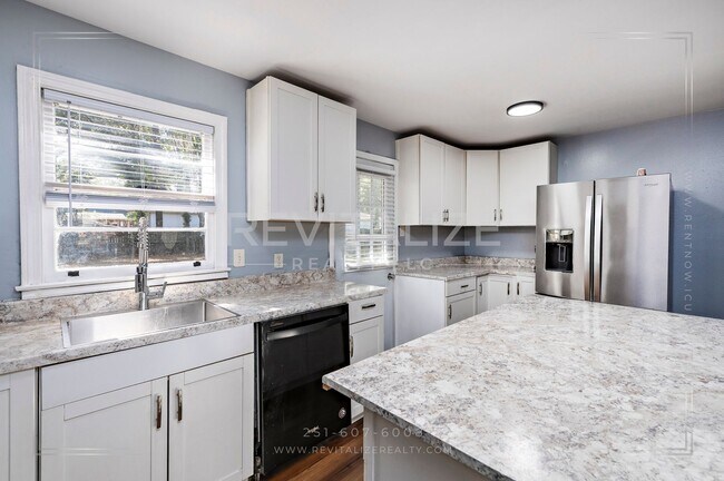 Building Photo - Newly Renovated 3 Bed 2 Bath Home in Mobile