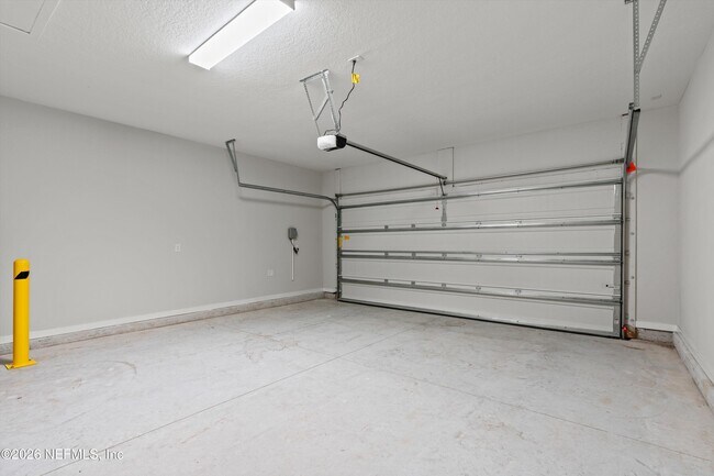 Building Photo - 14728 Macadamia Ln