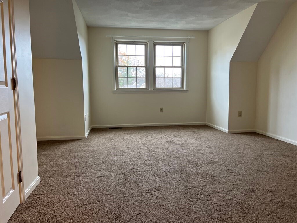 Building Photo - 16 Montvale Ave