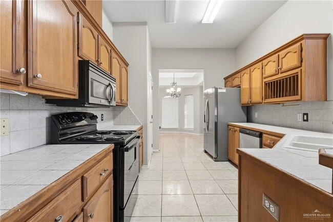 Building Photo - 21 S 25th St