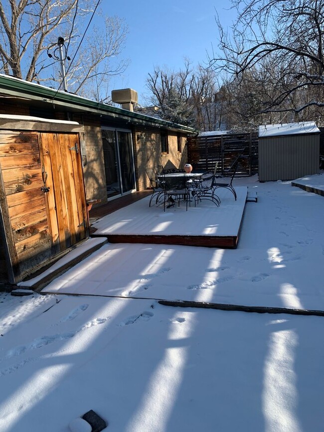 Building Photo - Sunny 3 bed/2 bath North Boulder Home - Av...