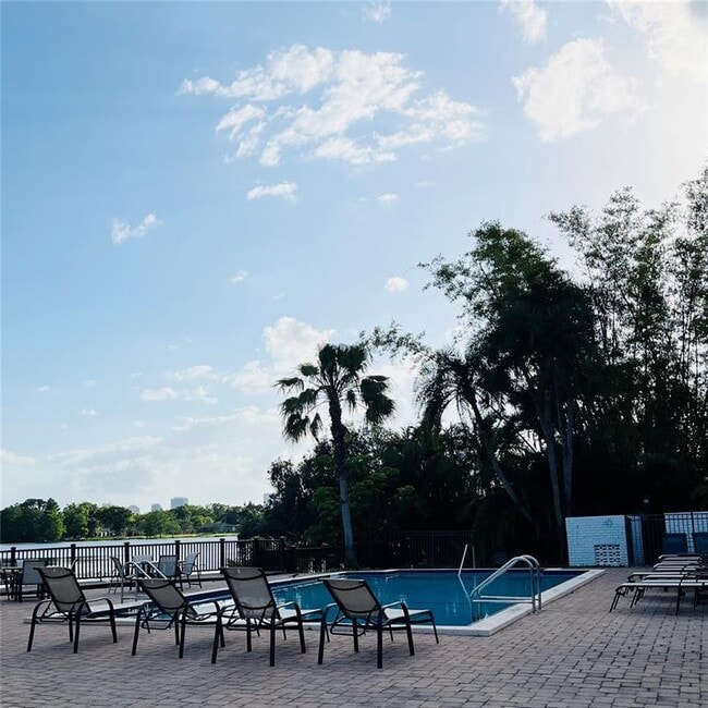 Building Photo - 2884 Plaza Terrace Dr