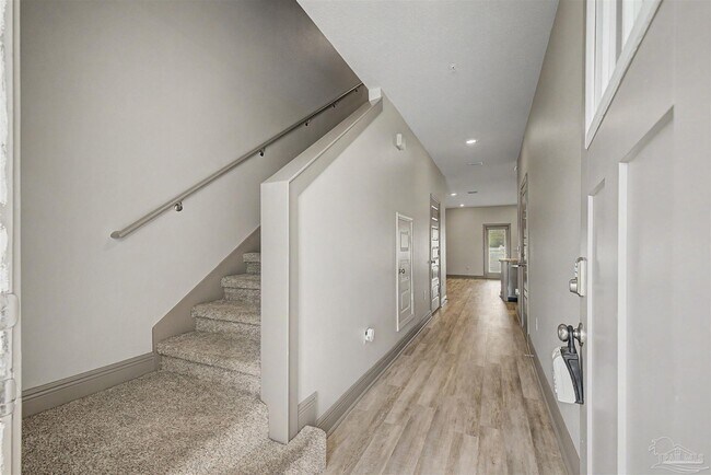 Building Photo - 9055 Golden Eye Dr