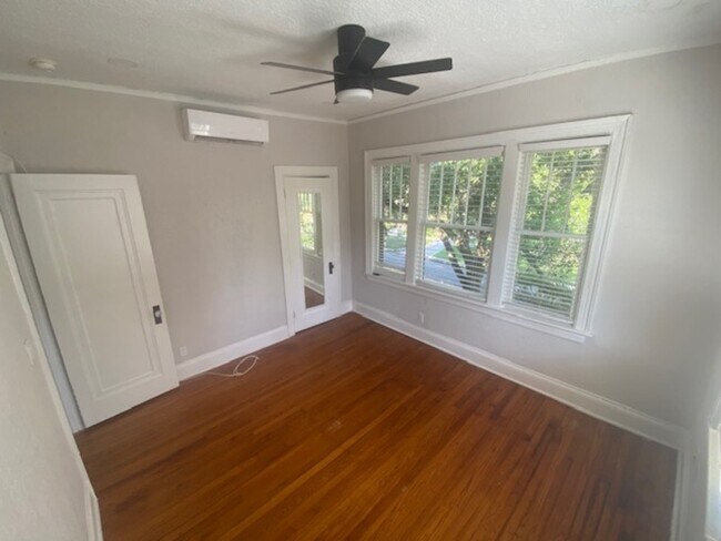 Building Photo - 2738 Riverside Ave