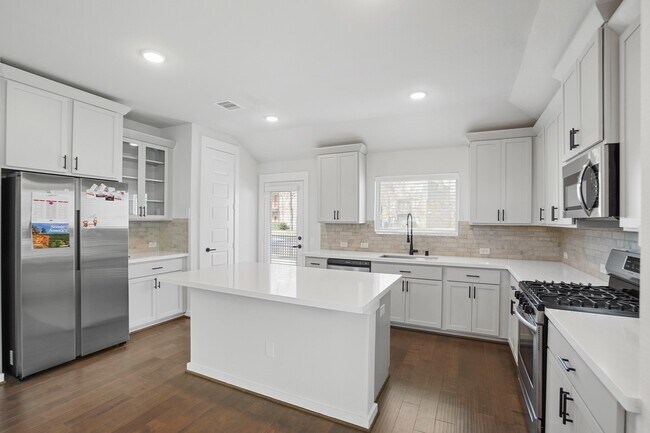 Building Photo - 2107 Pueblito Dr