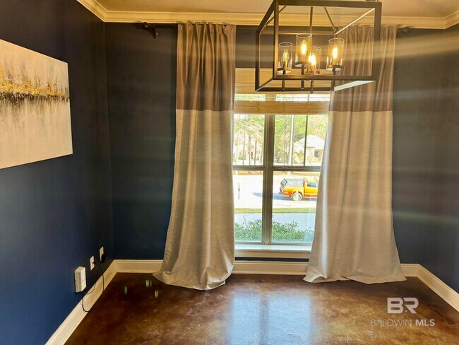 Building Photo - 6991 Carson Ln