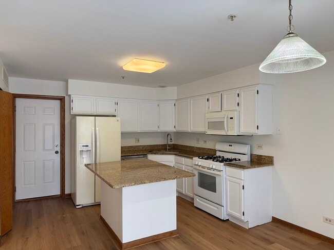 Building Photo - 1303 Orleans Dr