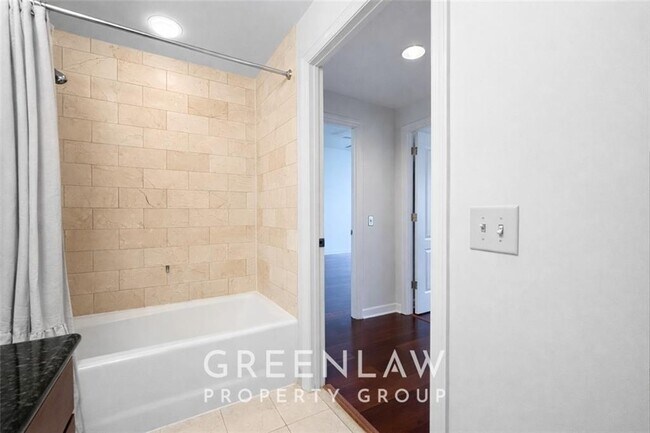 Building Photo - 195 14th St NE